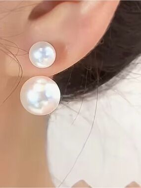 Source Unknown White Pearl Double-Stud Earrings A